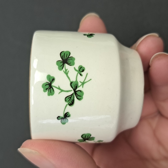 Vintage Carrigaline Pottery  IRELAND pair of lucky shamrock  design egg cups - Picture 2 of 4